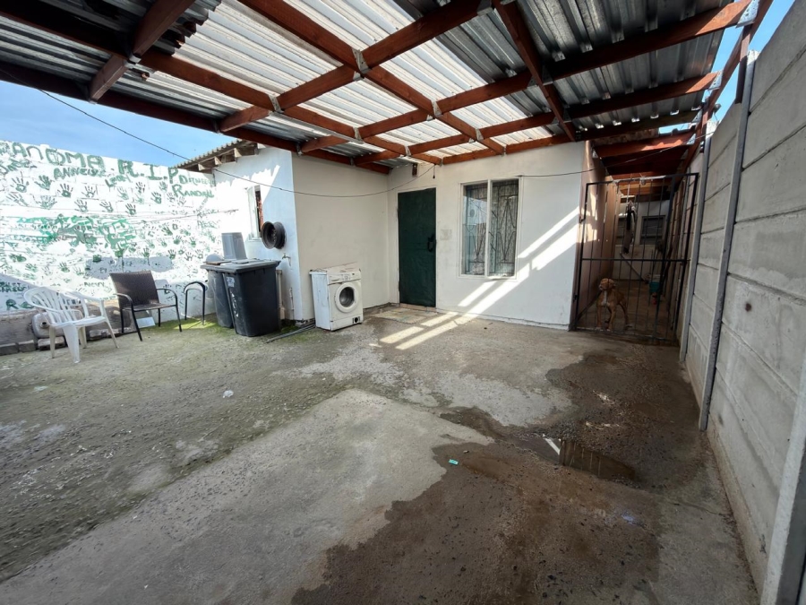 2 Bedroom Property for Sale in Delft Western Cape